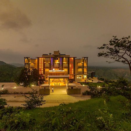 The G Mount Valley Resort, Кумбалгарх Екстериор снимка